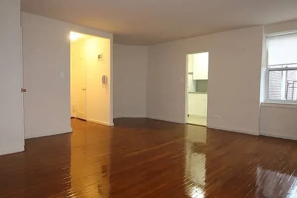 1487 Shore Parkway #5E, Brooklyn, NY 11214 apartment_living_room 1