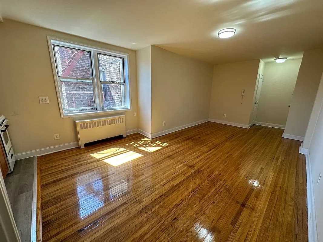 1483 Shore Pkwy #1G, Brooklyn, NY 11214 apartment_living_room 1