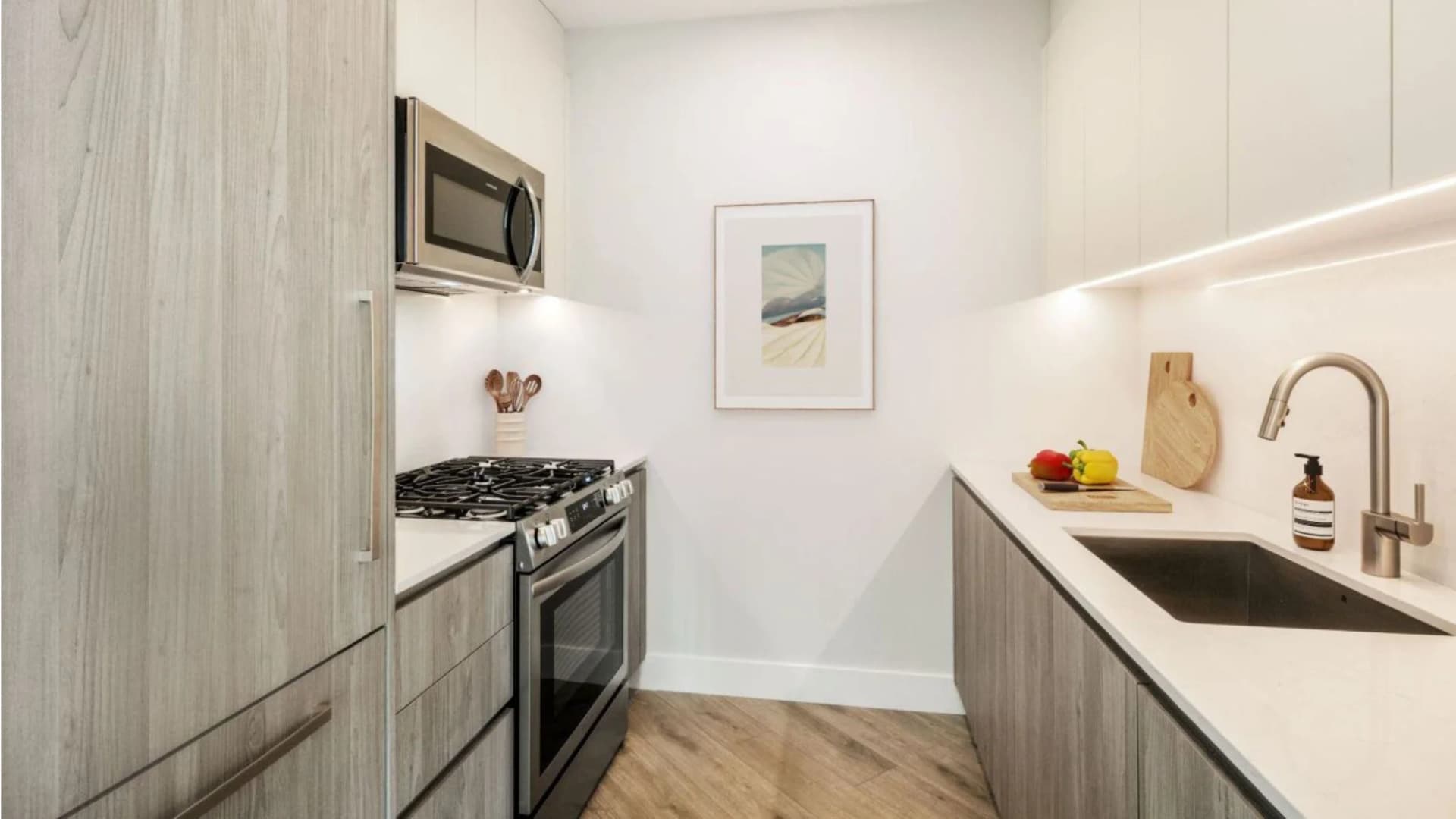 54 Crown St #1435, Brooklyn, NY 11225 apartment_kitchen 1
