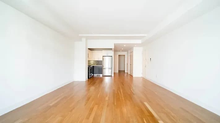 175 Kent Avenue #504, Brooklyn, NY 11249 apartment_living_room 1