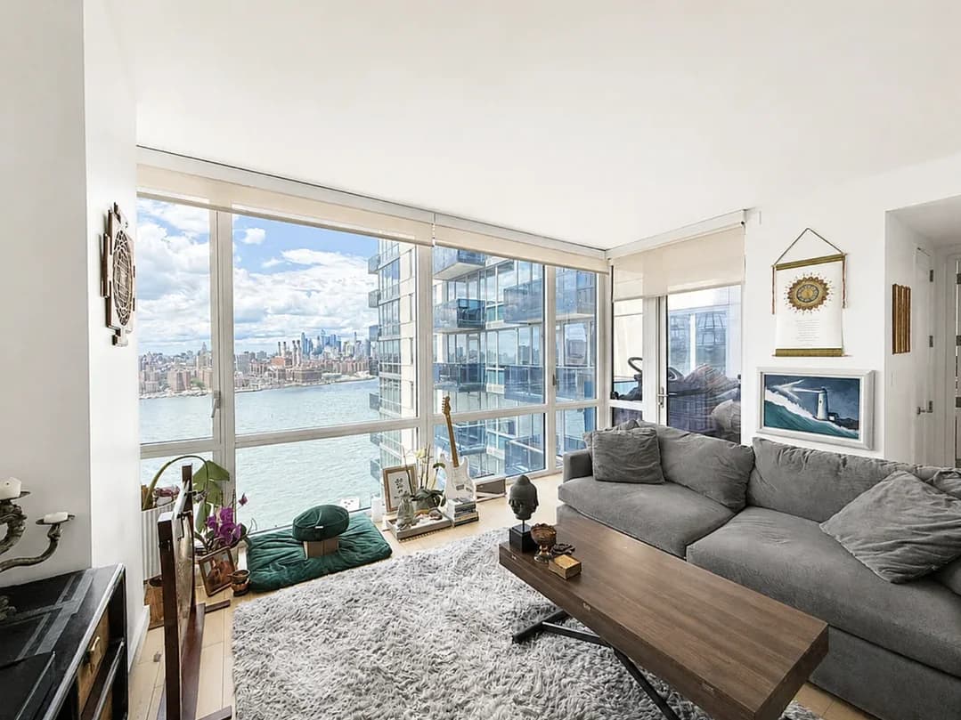 22 North 6 Street #25L, Brooklyn, NY 11249 apartment_living_room 1