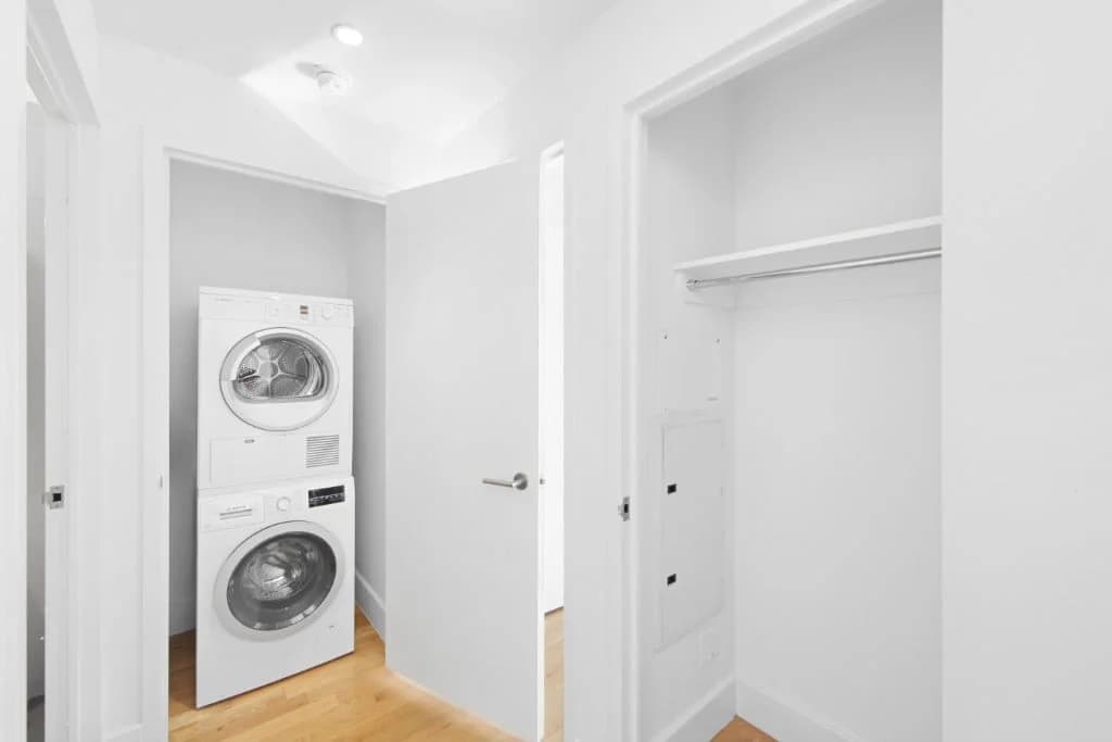 150 4 Avenue #2H, Brooklyn, NY 11217 apartment_washer_dryer 1