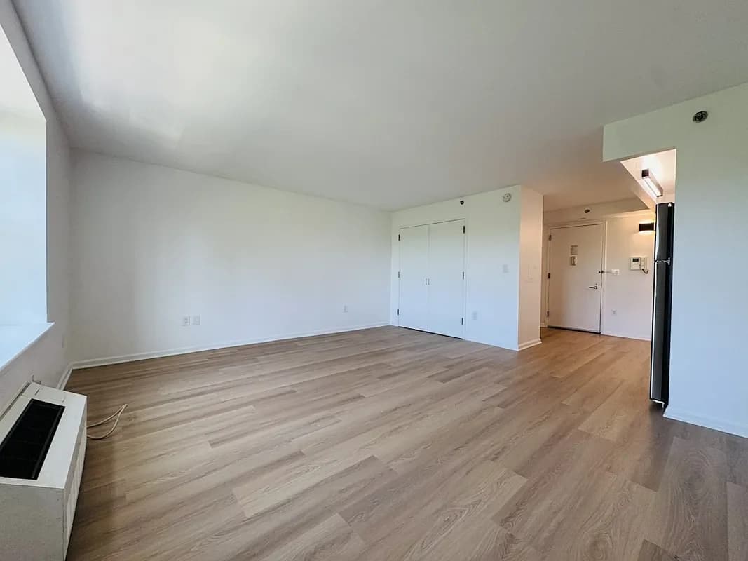 218 Myrtle Avenue #5I, Brooklyn, NY 11201 apartment_living_room 1