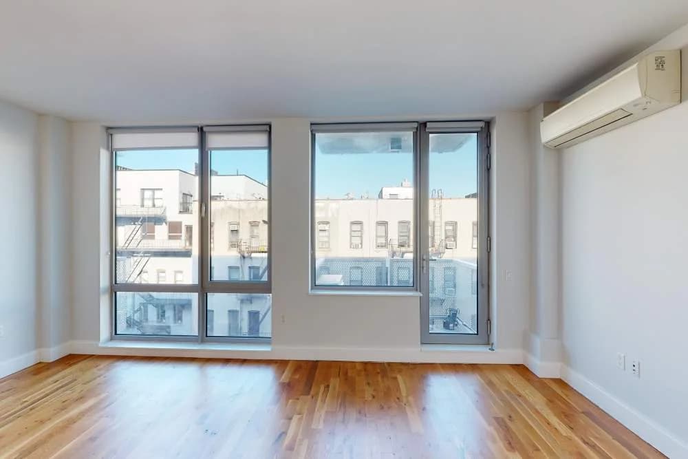 395 Leonard Street #1-309, Brooklyn, NY 11211 apartment_living_room 1