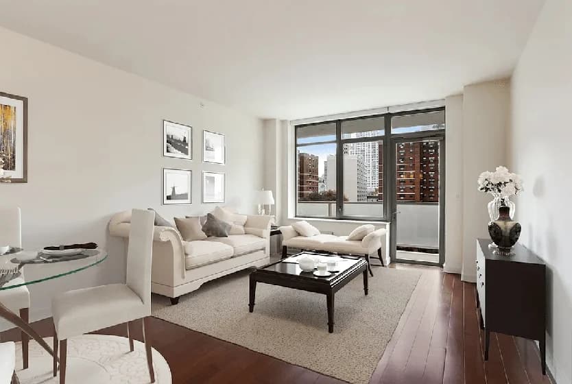81 Fleet Place #14M, Brooklyn, NY 11201 apartment_living_room 1