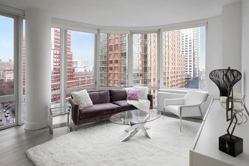 86 Fleet Place #8F, Brooklyn, NY 11201 apartment_living_room 1
