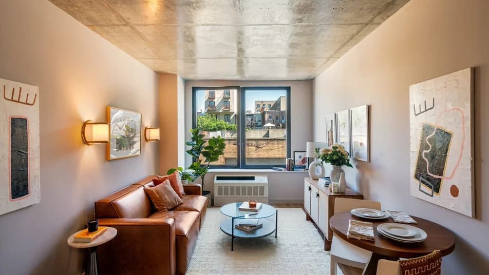 222 Johnson Avenue #6s, Brooklyn, NY 11206 apartment_living_room 1