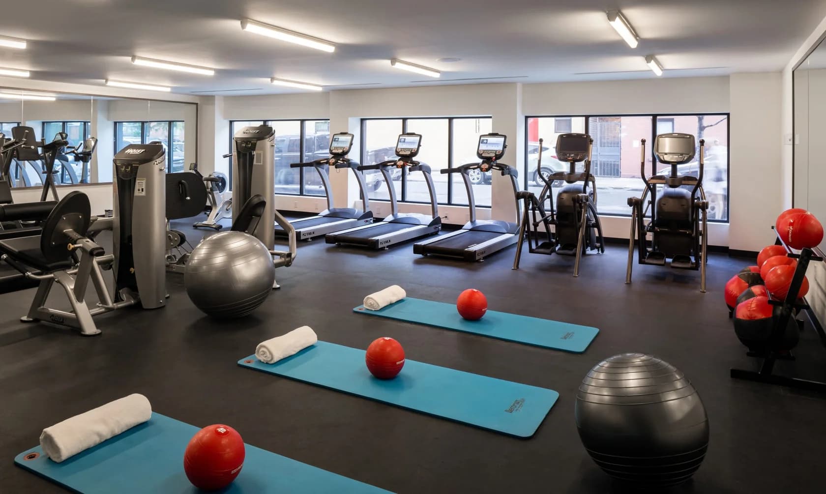 1133 Manhattan Avenue #S501, Brooklyn, NY 11222 amenity_gym_interior 1