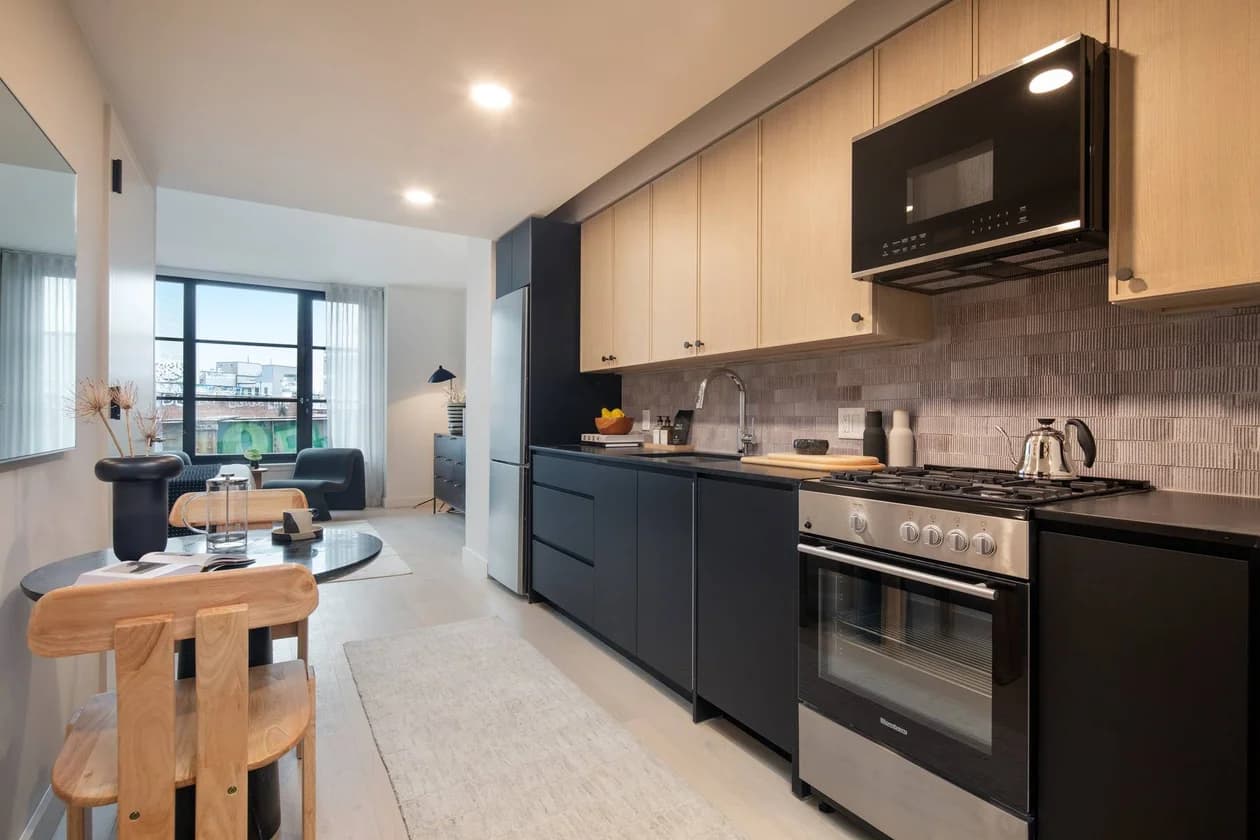 371 Vernon Ave #1017, Brooklyn, NY 11206 apartment_kitchen 1