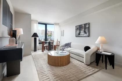 371 Vernon Ave #1025, Brooklyn, NY 11206