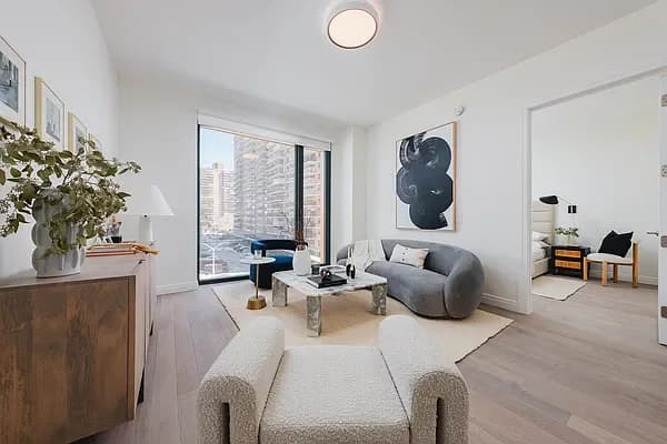 265 Lorimer St #701, Brooklyn, NY 11206 apartment_living_room 1