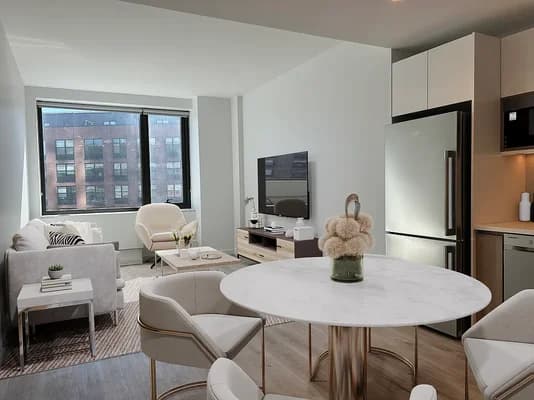 87 Commercial Street #1610N, Brooklyn, NY 11222