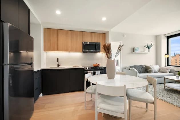 One Park Point #1118, Brooklyn, NY 11218