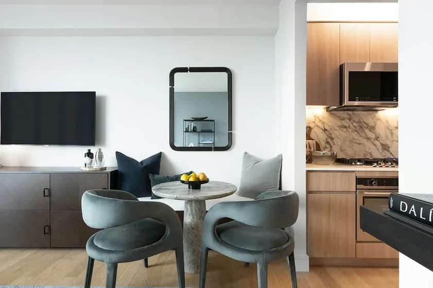 60 Wharf Drive #827, Brooklyn, NY 11222 apartment_dining_room 1