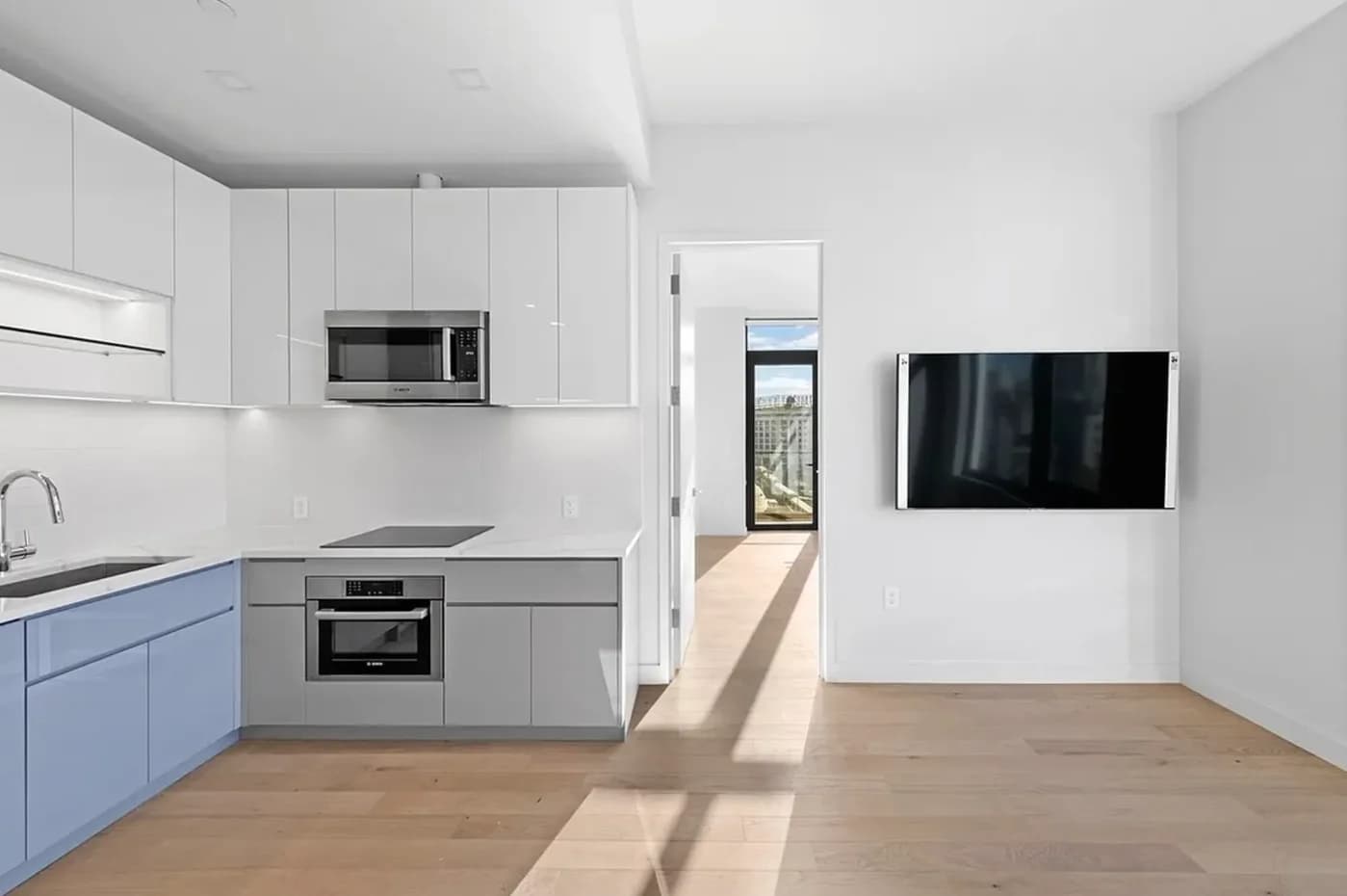 27-19 Thomson Avenue #8C, Queens, NY 11101 apartment_kitchen 1