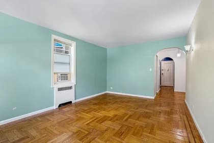 41-16 47 Ave #2E, Queens, NY 11104