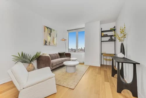 43-22 Queens St #910, Queens, NY 11101