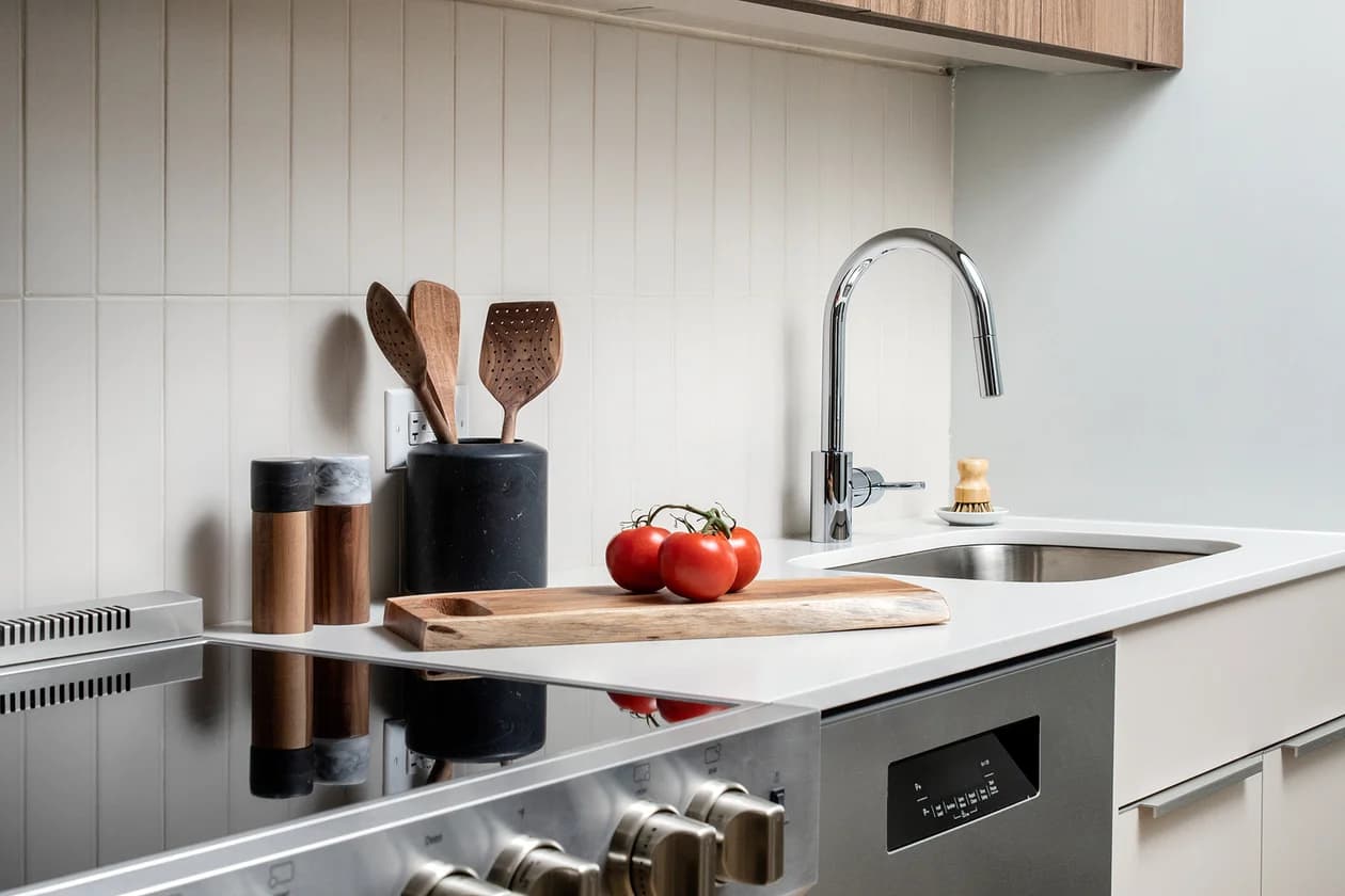 30-77 Vernon Boulevard #PH713W, Queens, NY 11102 apartment_kitchen 1