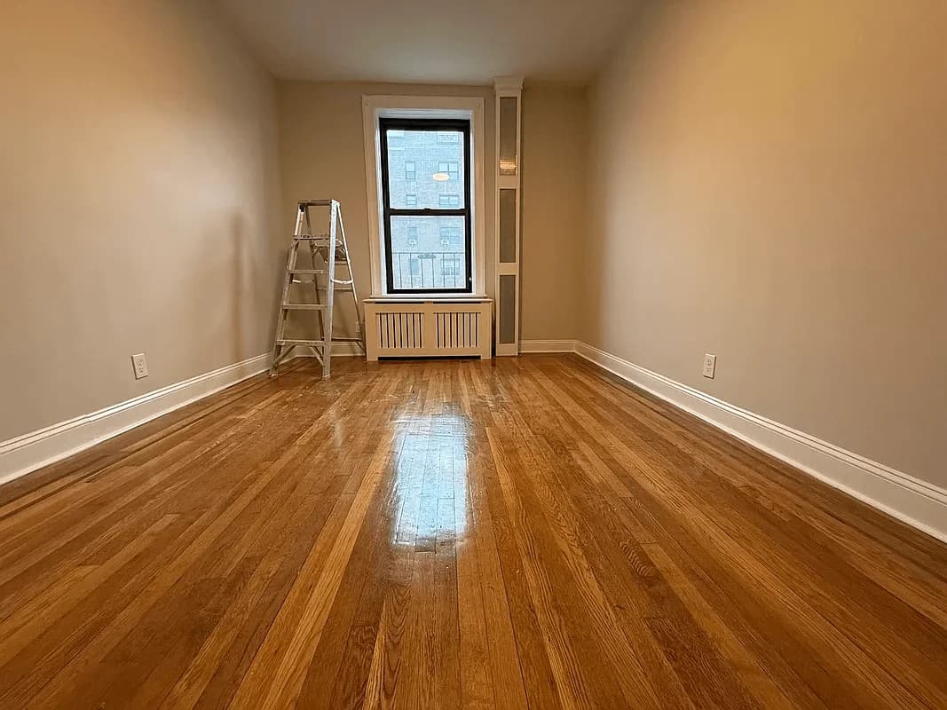 2521 31 Avenue #A-33, Queens, NY 11102 apartment_living_room 1