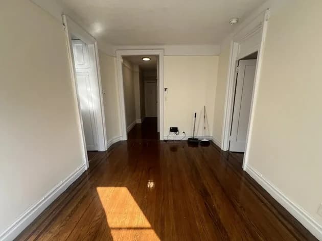29-07 31 Avenue #2-B, Queens, NY 11106