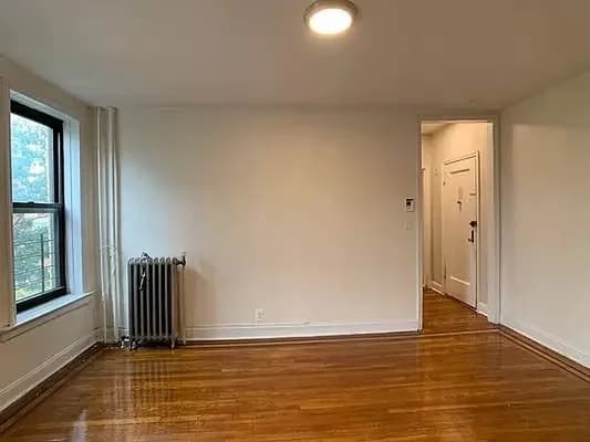 30-95 29 Street #4-C, Queens, NY 11102