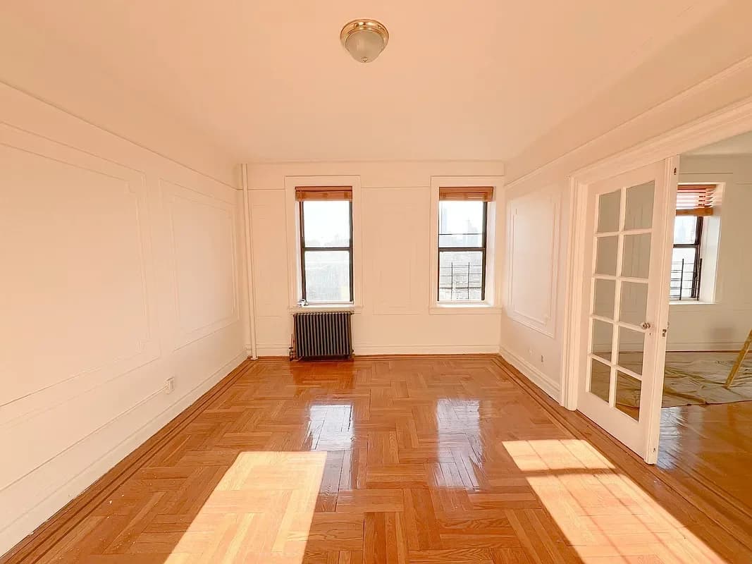 32-85 33 Street #E-4, Queens, NY 11106 apartment_living_room 1