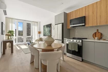 4-34 26 Avenue #410, Queens, NY 11102