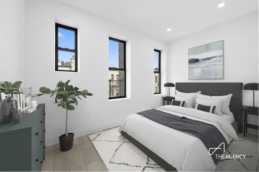 34-32 43 Street #2R, Queens, NY 11101