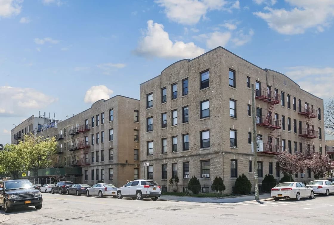 29-06 21 Avenue #3G, Queens, NY 11105 building 1