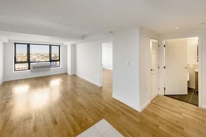 26-34 21 Street #2A, Queens, NY 11102