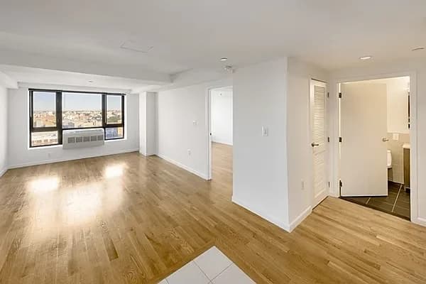 26-38 21 Street #5H, Queens, NY 11102 apartment_living_room 1