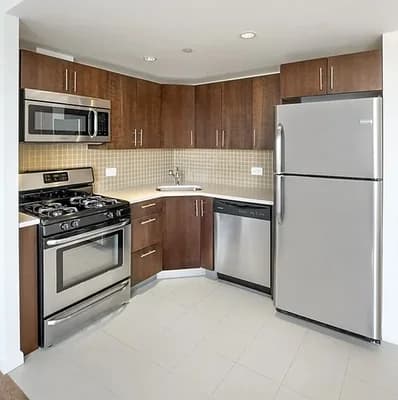 26-34 21 Street #8A, Queens, NY 11102