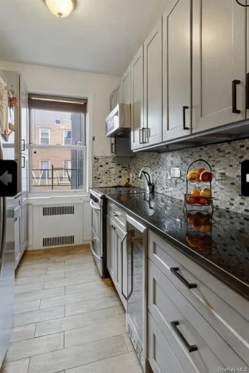 79-01 35 Avenue #5-H, Queens, NY 11372 apartment_kitchen 1