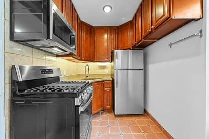 34-49 81 Street #3R, Queens, NY 11372