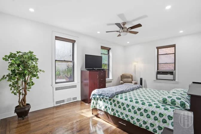 35-45 81 Street #B5, Queens, NY 11372