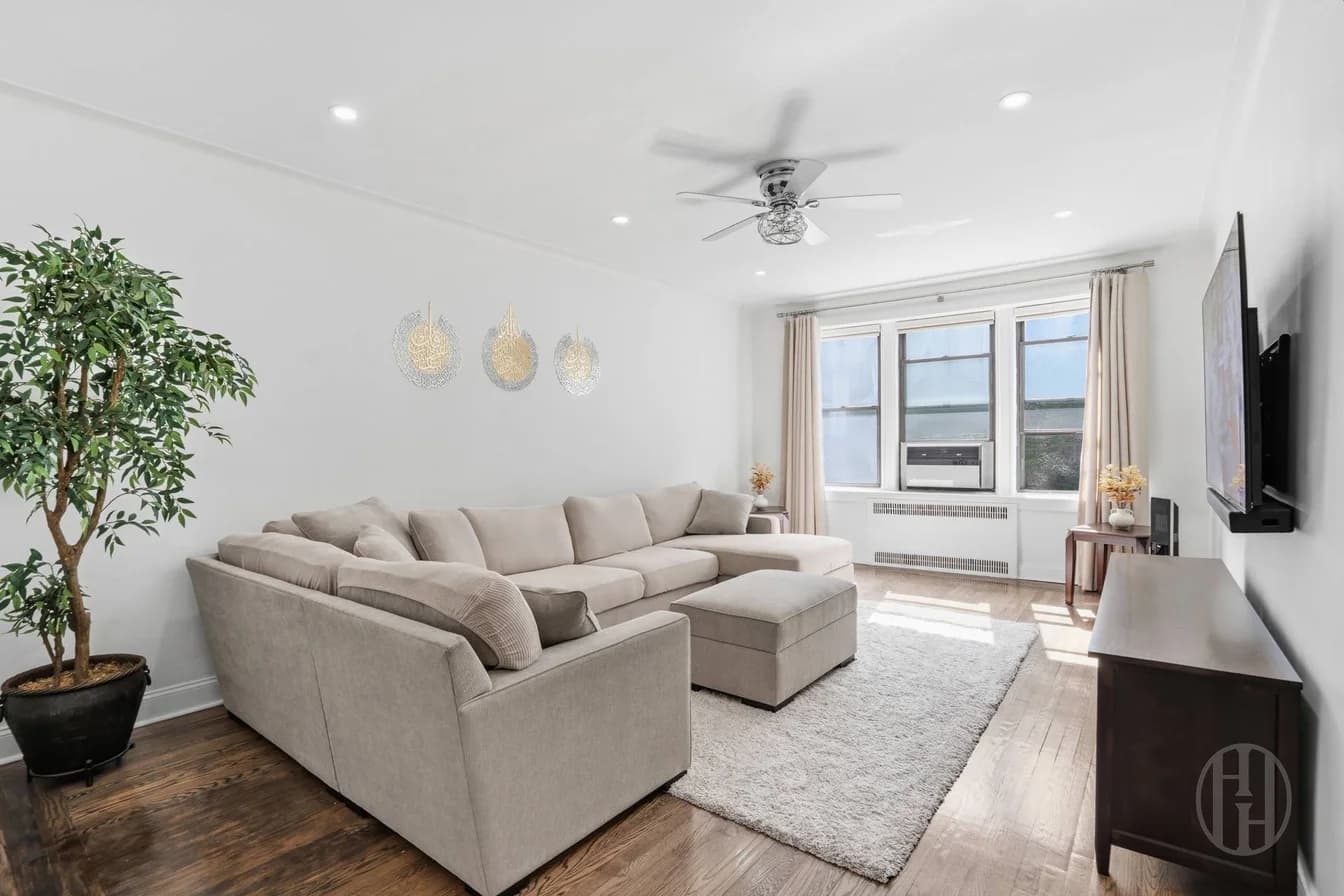 35-45 81 Street #B5, Queens, NY 11372 apartment_living_room 1