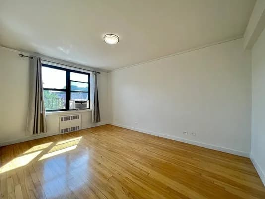 88-10 34 Ave #3J, Queens, NY 11372