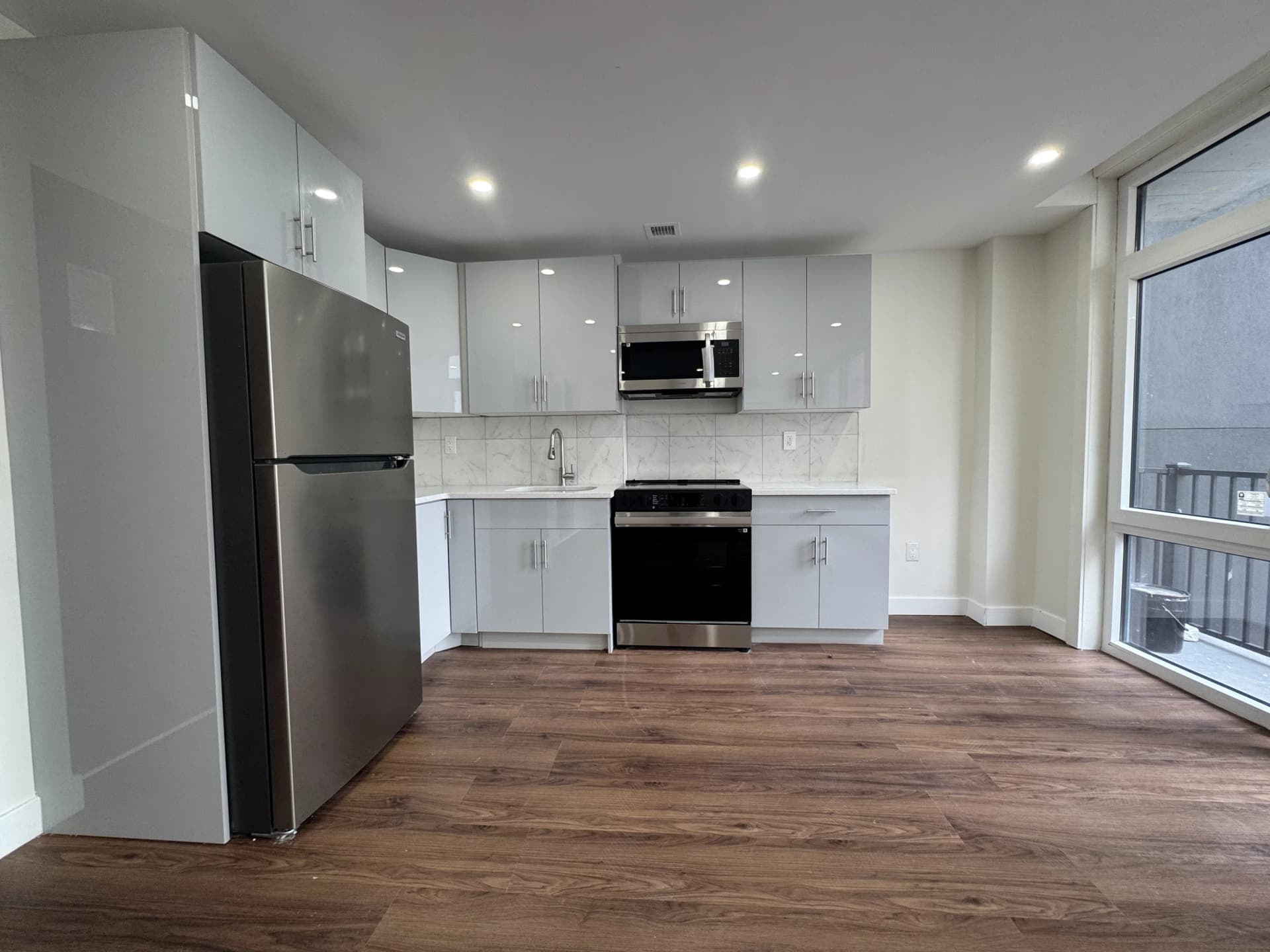 166-13 91 Avenue #4A, Queens, NY 11432 apartment_kitchen 1