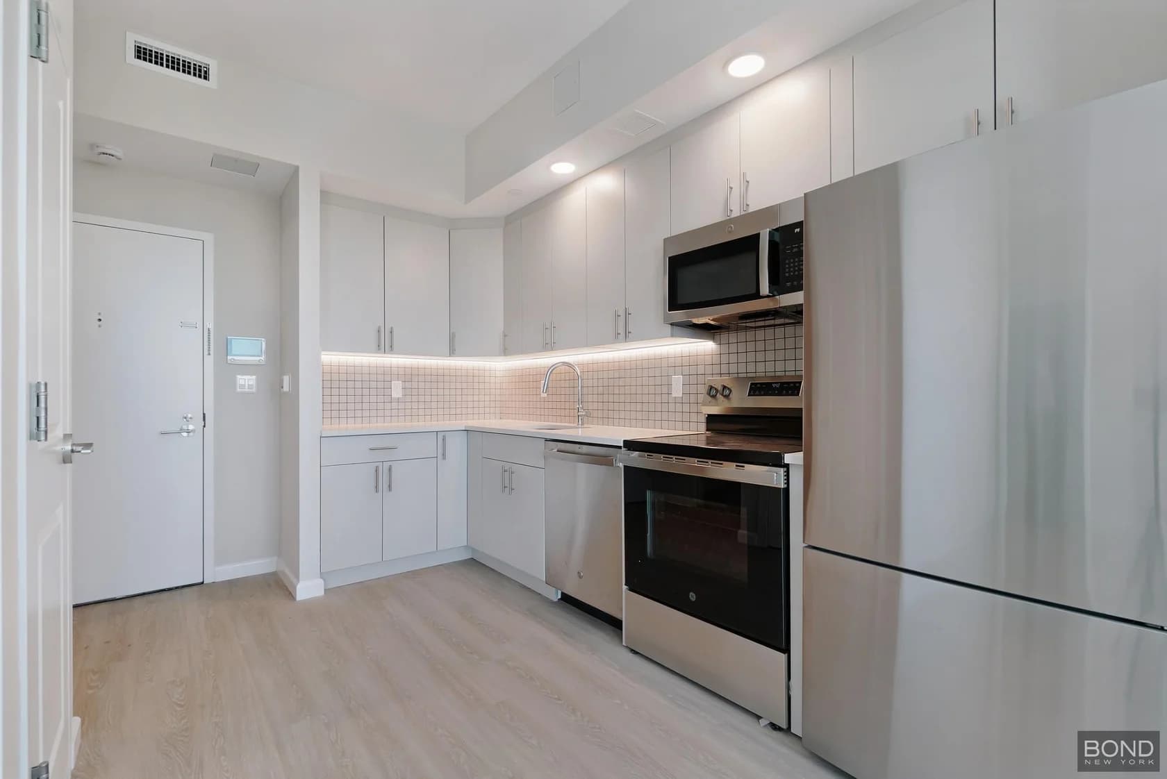 183-03 Hillside Avenue #7B, Queens, NY 11432 apartment_kitchen 1