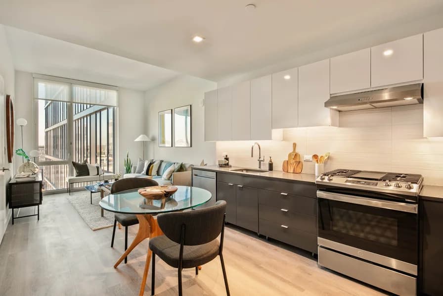 163-5 Archer Avenue #1407, Queens, NY 11433