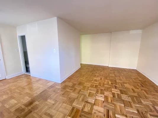 86-25 Van Wyck Expressway #304, Queens, NY 11435