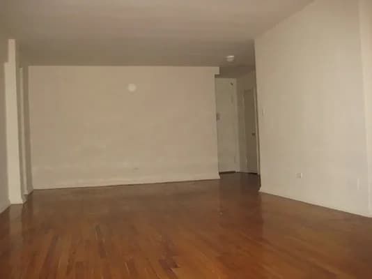 86-25 Van Wyck Expressway #507, Queens, NY 11435