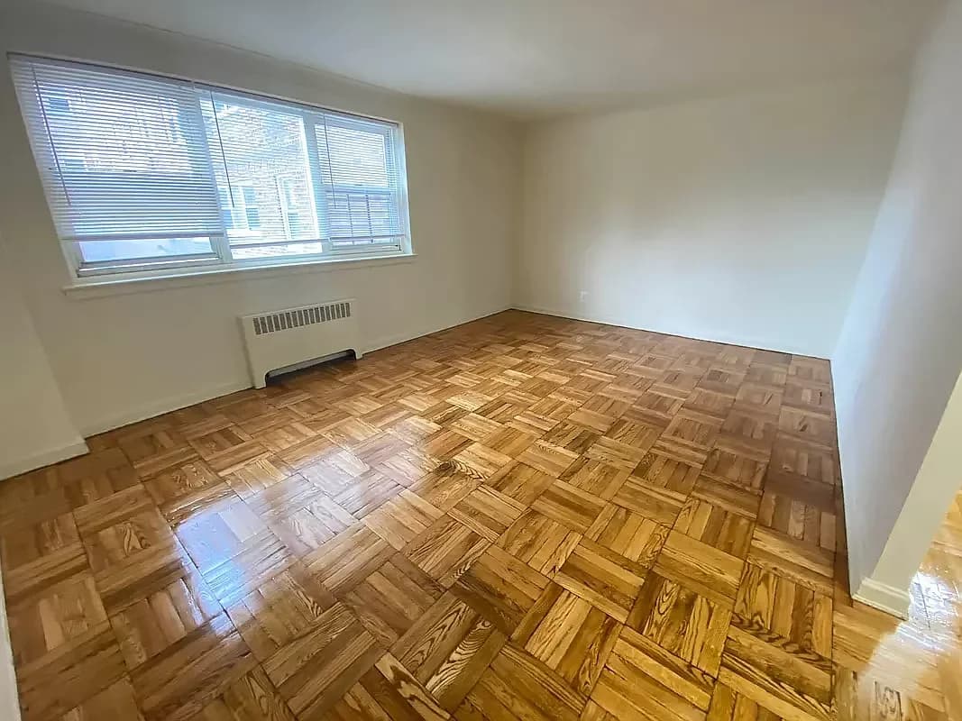 166-05 Highland Avenue #3E, Queens, NY 11432 apartment_living_room 1