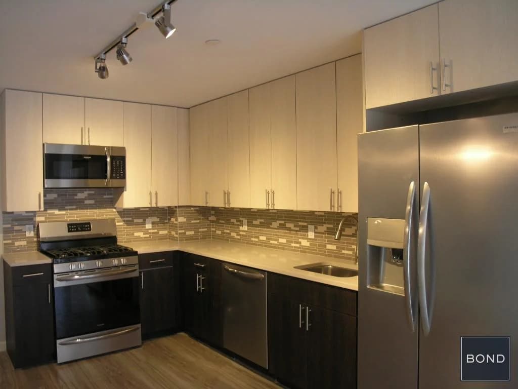 178-34 Hillside Avenue #313, Queens, NY 11432 apartment_kitchen 1
