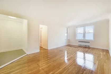 86-75 Midland Pkwy #5L, Queens, NY 11432