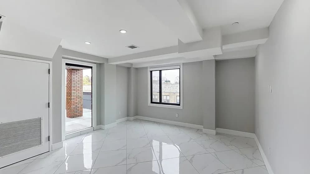 182-30 Wexford Terrace #6F, Queens, NY 11432 apartment_living_room 1