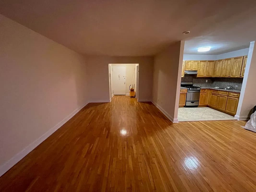182-30 Wexford Terrace #7CC, Queens, NY 11432 apartment_living_room 1