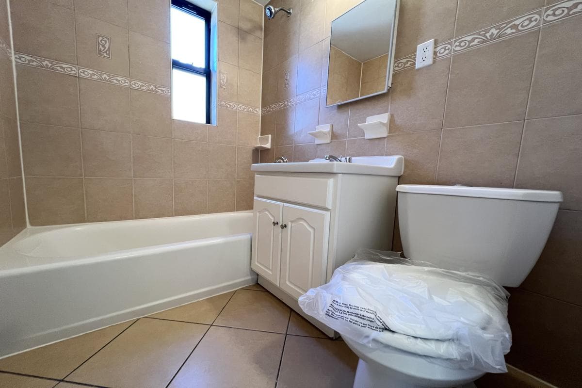 18-10 21 Avenue #3A, Queens, NY 11105