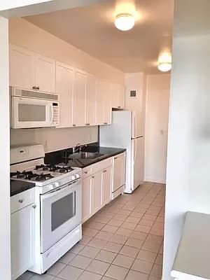 2-01 50 Ave #23C, Queens, NY 11101 - Image 1