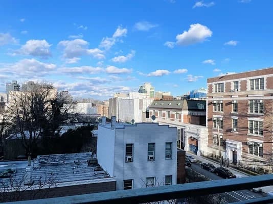 27-16 41 Avenue #5-B, Queens, NY 11101 - Image 1